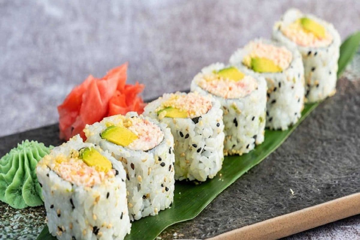 Spicy Crab & Avocado Maki (6 pcs)