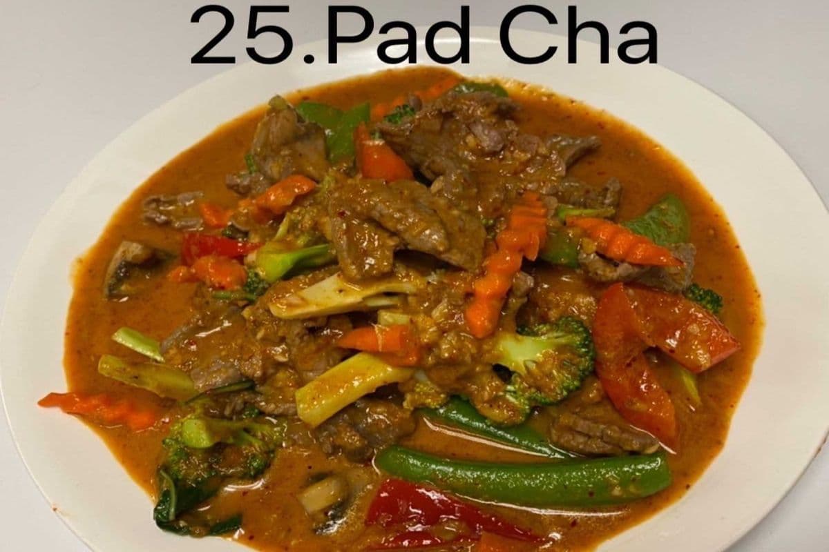 25. Pad Cha Stir-Fried Curry