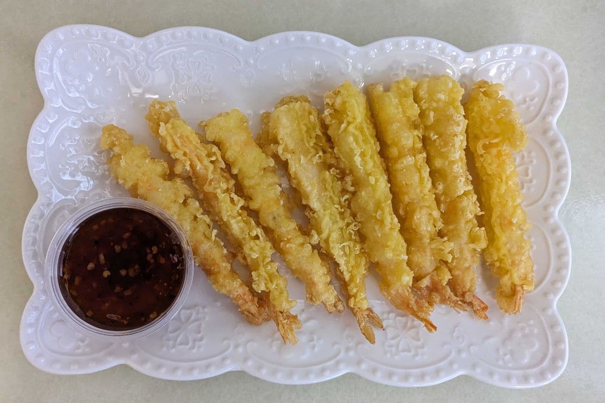 Tempura Shrimp (8 Pcs) served with Thai Chili Sauce.