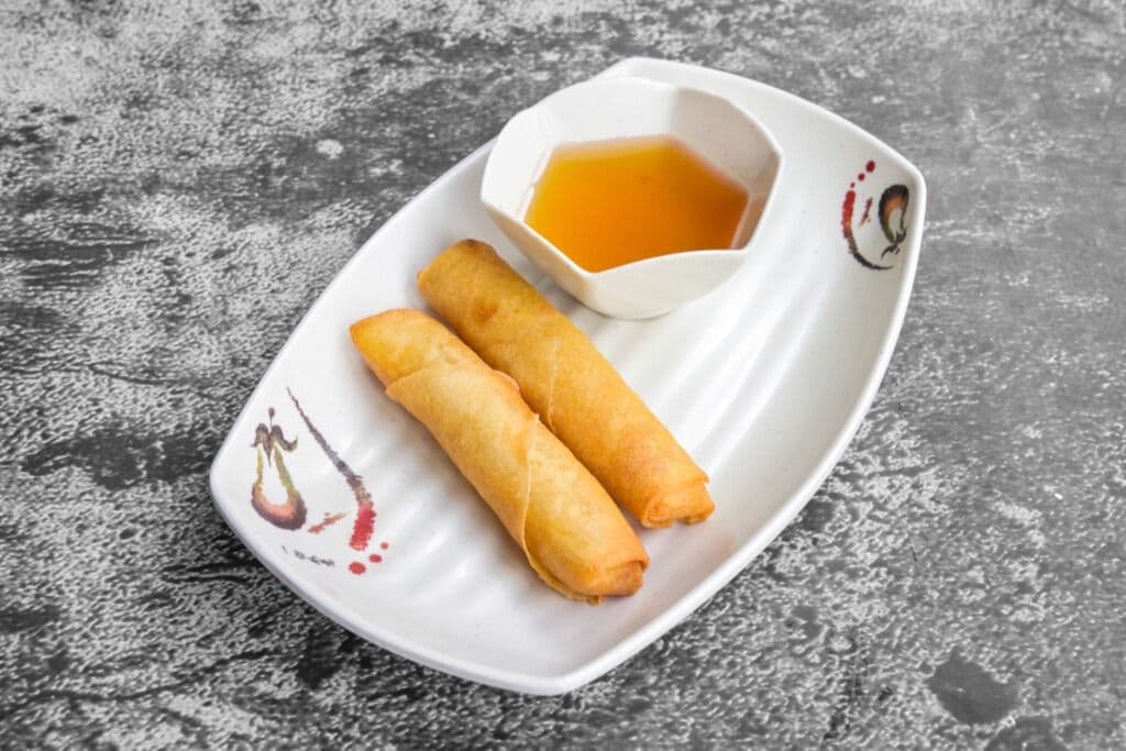 2. Rouleaux impériaux frit (2 mcx) / Fried Imperial Rolls (2 pcs)