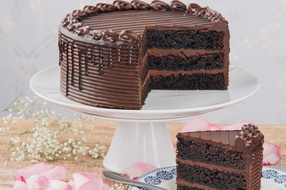 8" Chocolate Fudge Cake