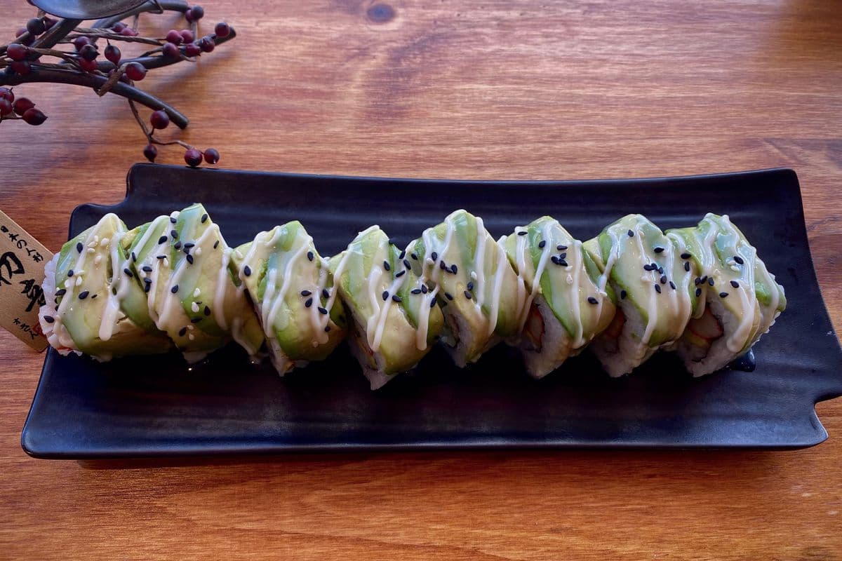 3. Green Dragon Roll (8pcs)