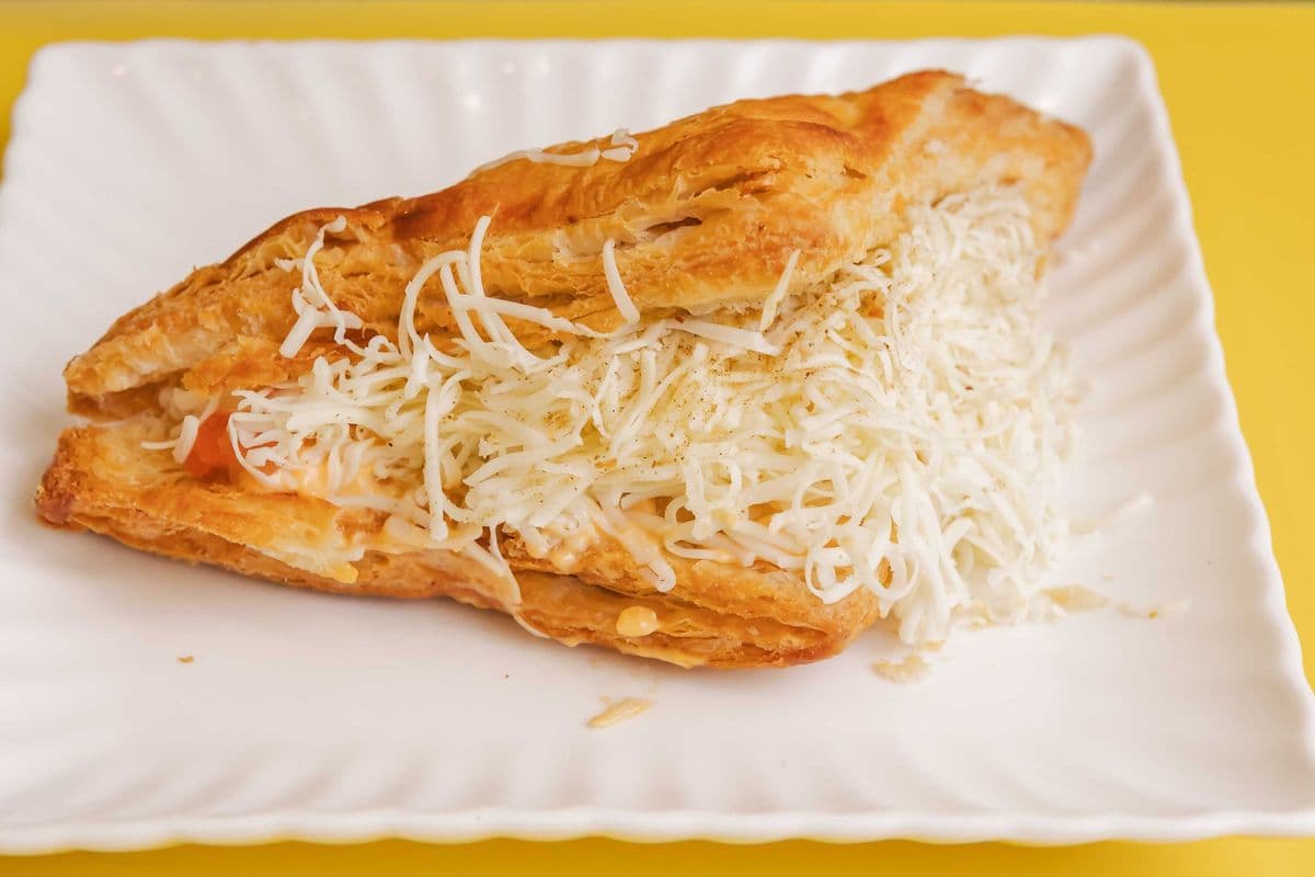 Veg Cheese Loaded PUFF