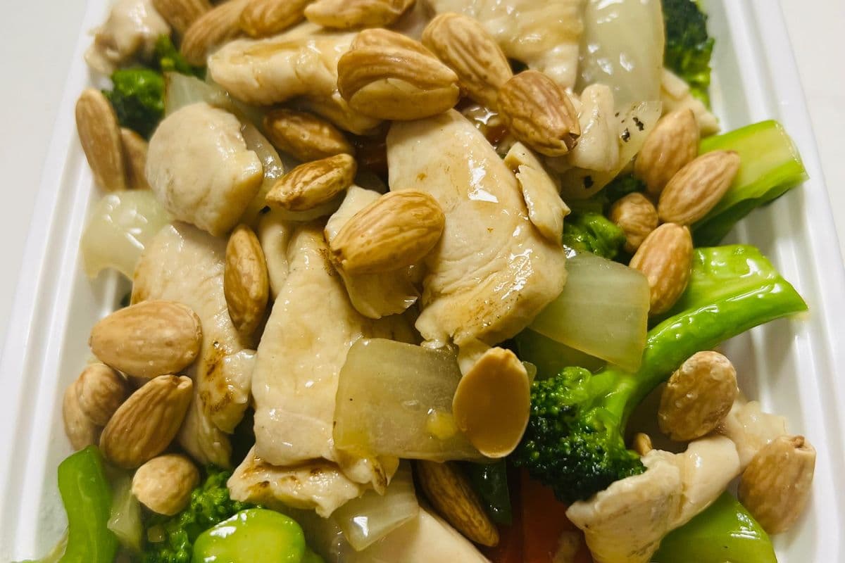 Almond Chicken Gai Ding杏仁鸡丁