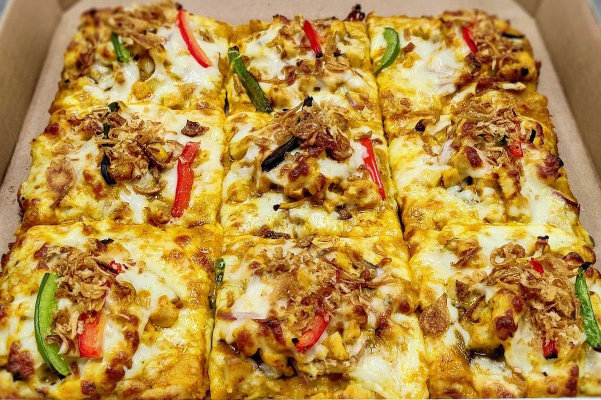 P6. Khao Soi Pizza