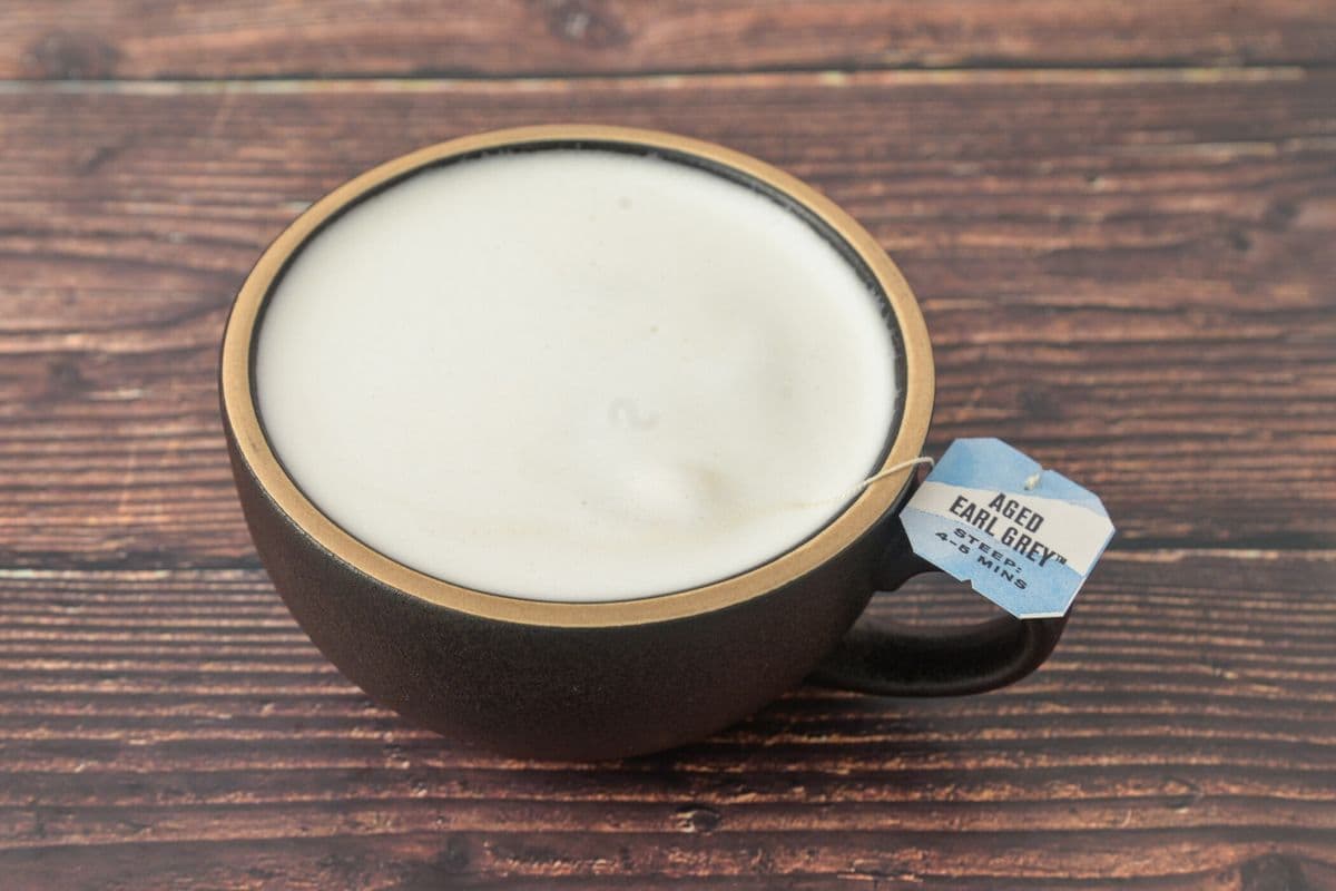 Tea Latte (16oz)