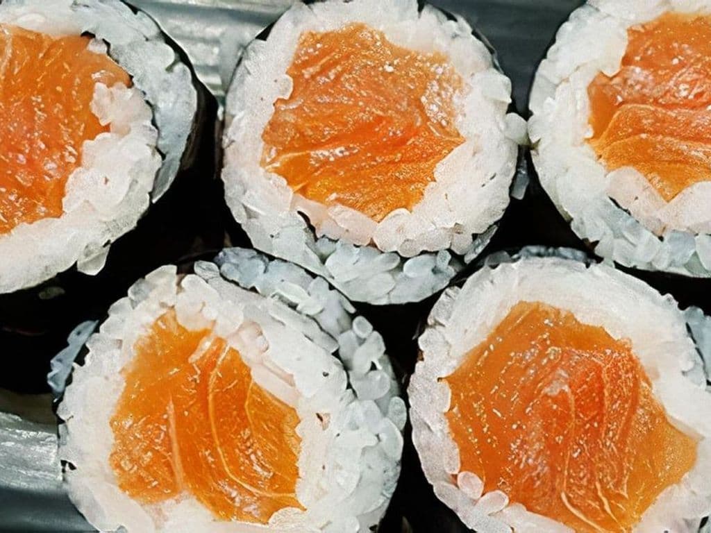 Salmon (6 Pieces)