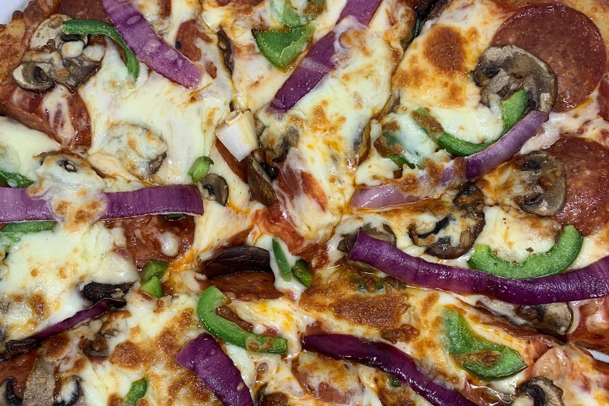 Small Deluxe Pizza