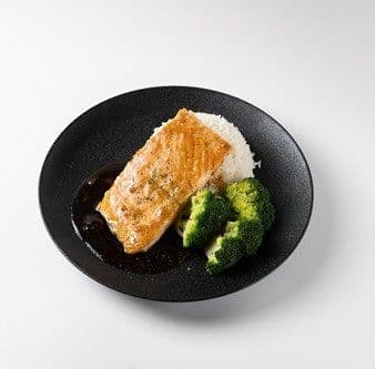 Salmon Steak with Teriyaki Sauce / 照燒三文魚扒