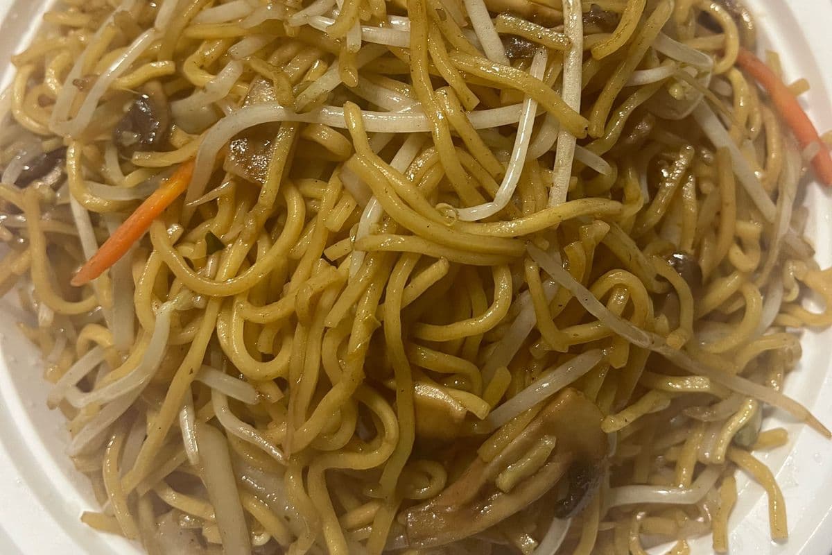 Mushroom Chow Mein蘑菇劳面