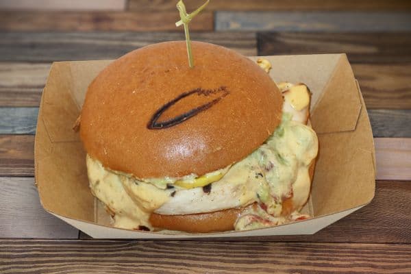 360 Burger au poulet / 360 Chicken Burger