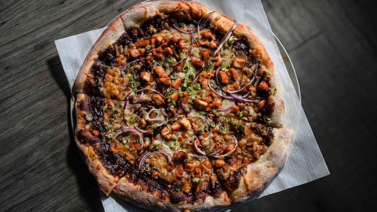 BBQ CHICKEN PIZZA