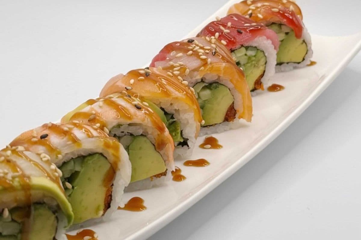 Rainbow Roll (8 pcs)