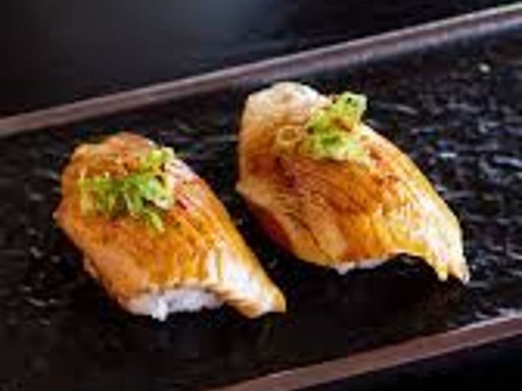 Torched Red Tuna Sushi 2pcs