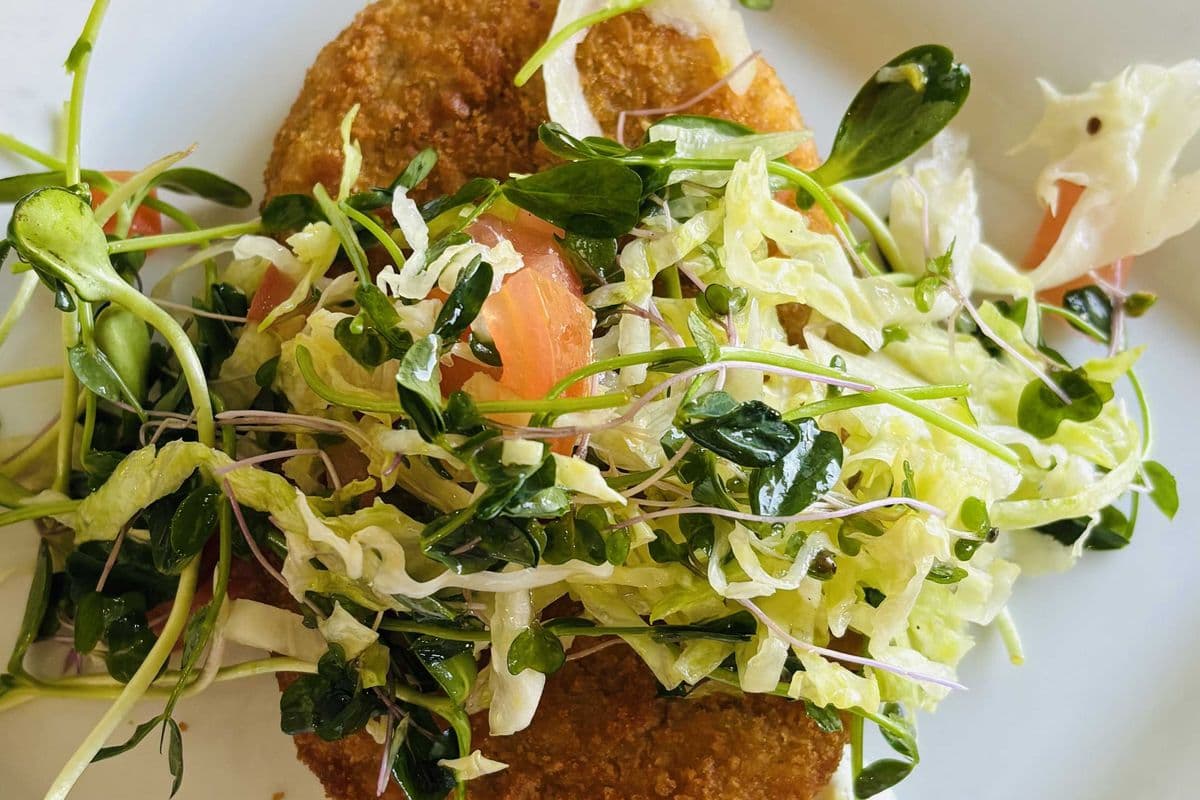Crab Cakes with microgreen salad (2 Cakes)