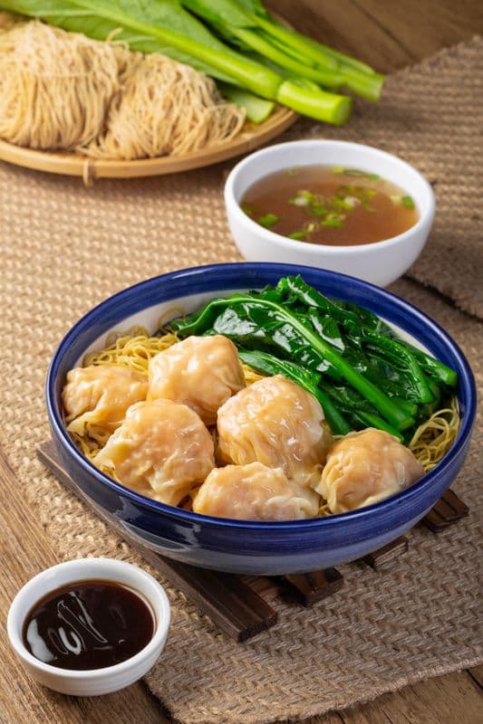 C6. Shrimp Wonton Noodle in Soup