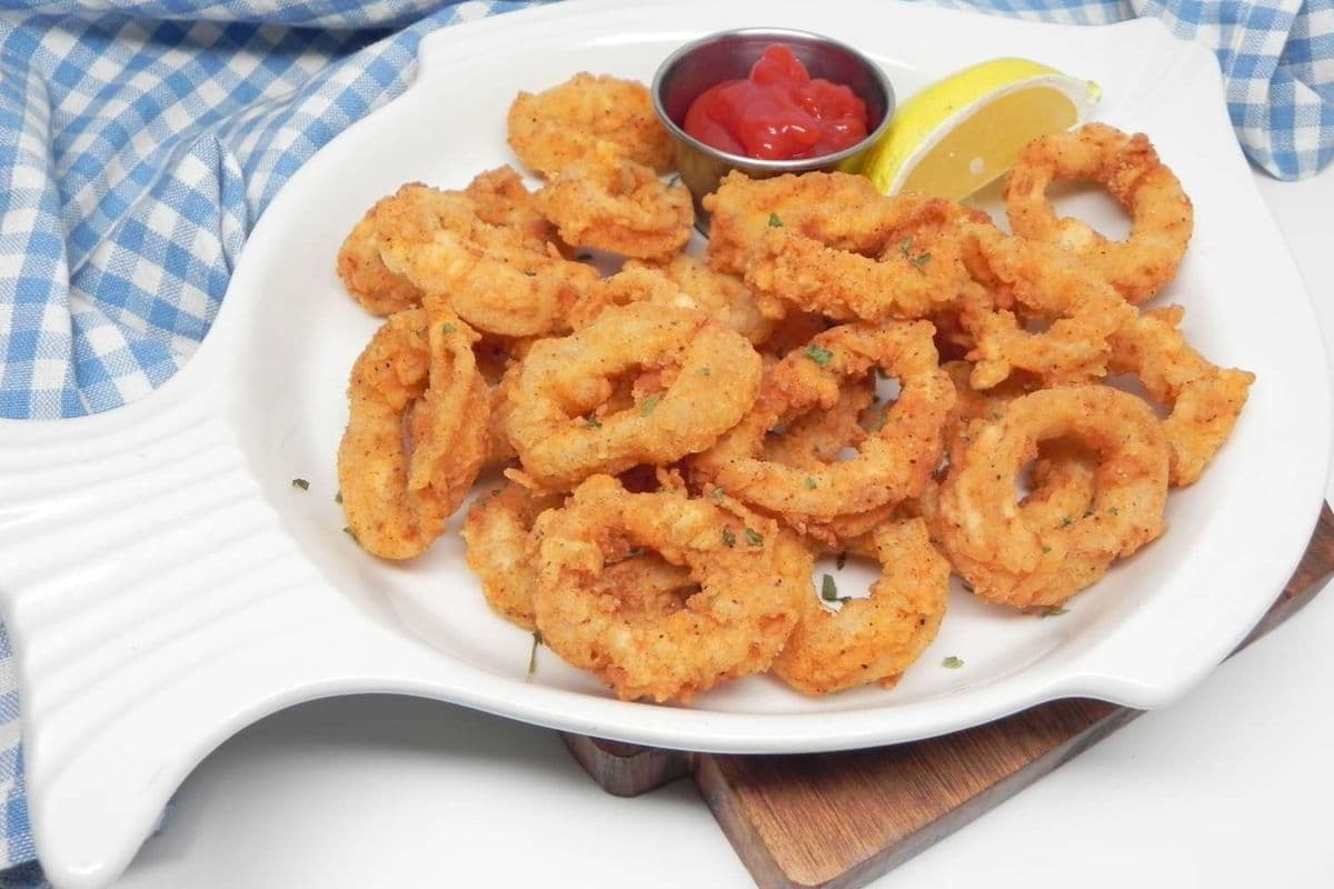 2. Deep-Fried Squid (Calamari)
