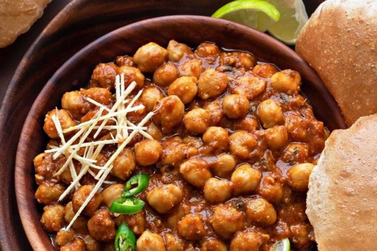 SUNDAY SPECIAL (CHANA PURI)