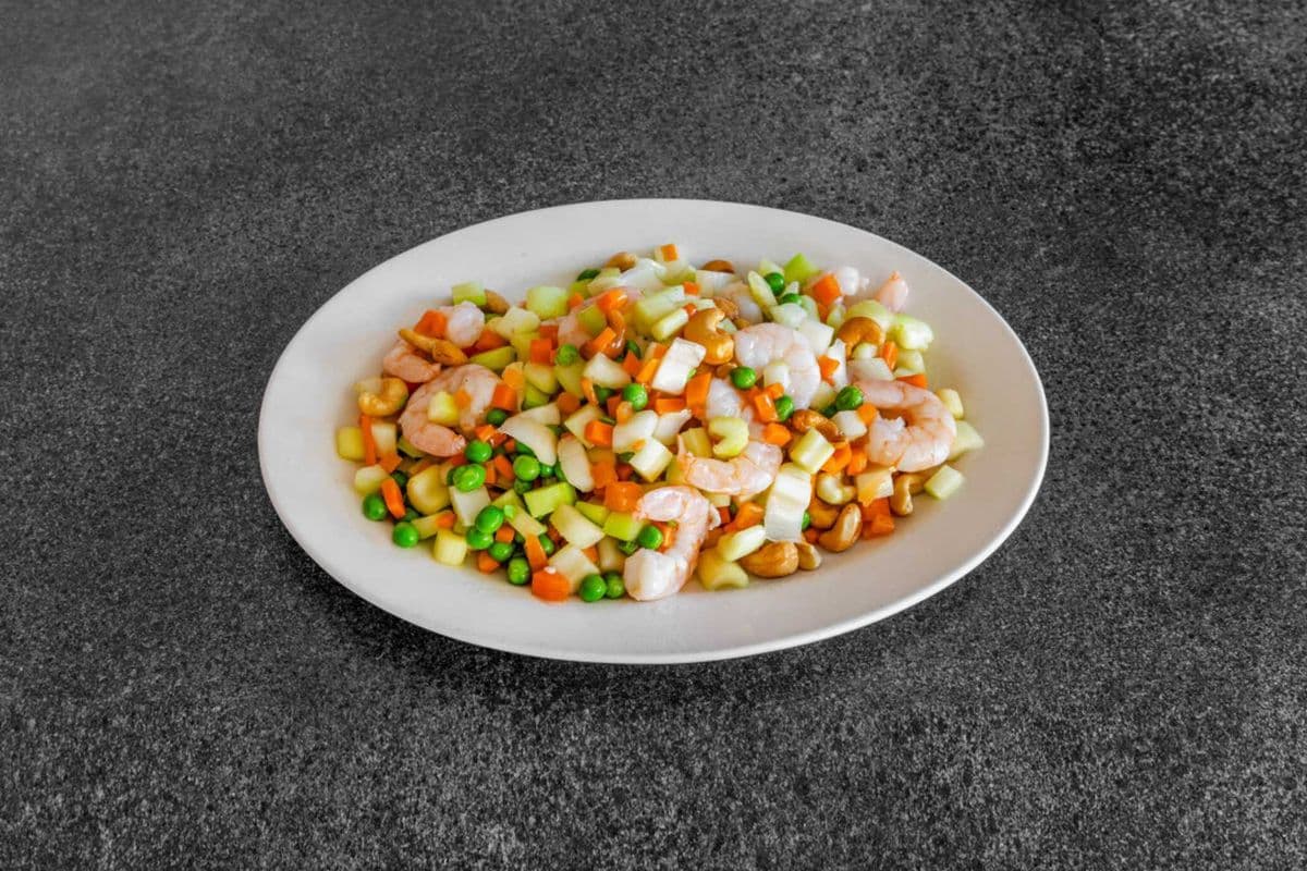 60. Shrimp with Diced Vegetables and Cashew Nuts