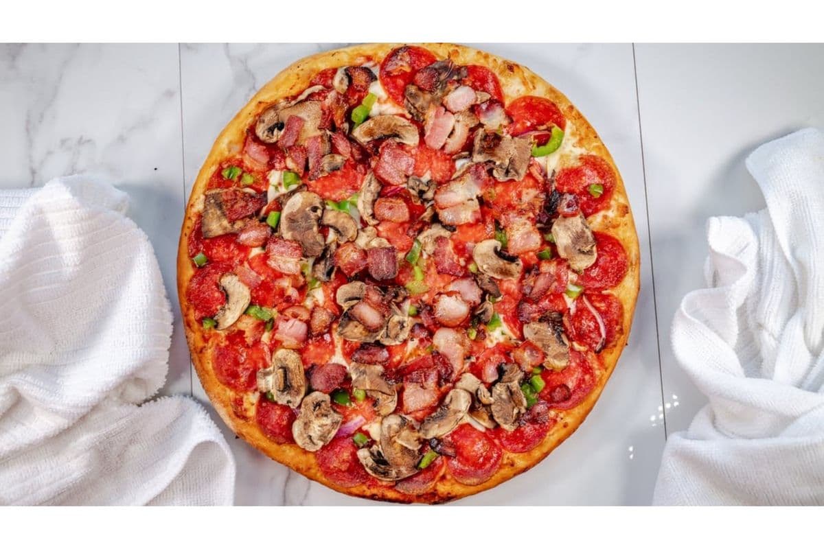 Extra-Large Deluxe Pizza