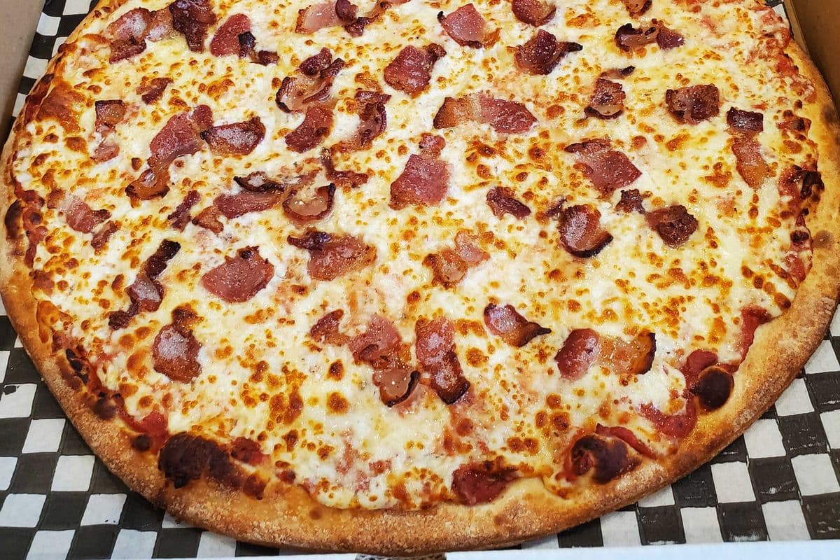 Medium Bacon Pizza