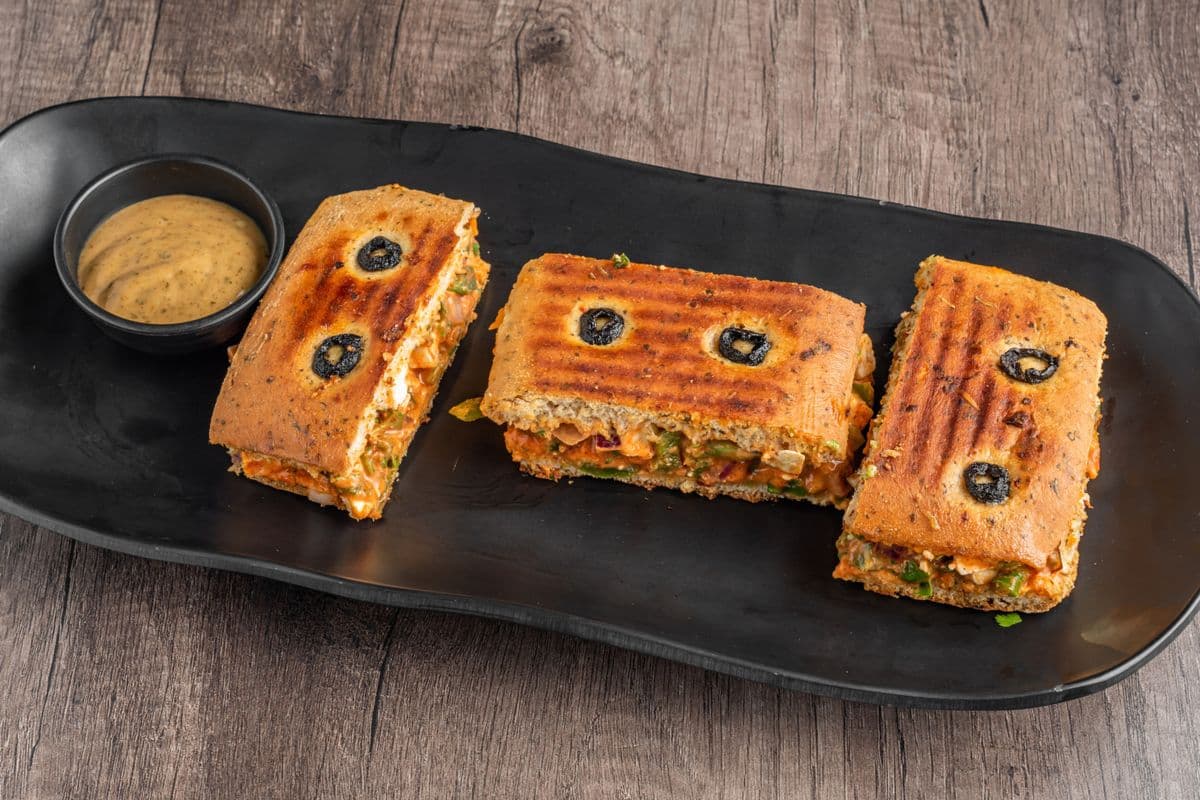 Piri Piri Paneer Jumbo Grilled Sandwich