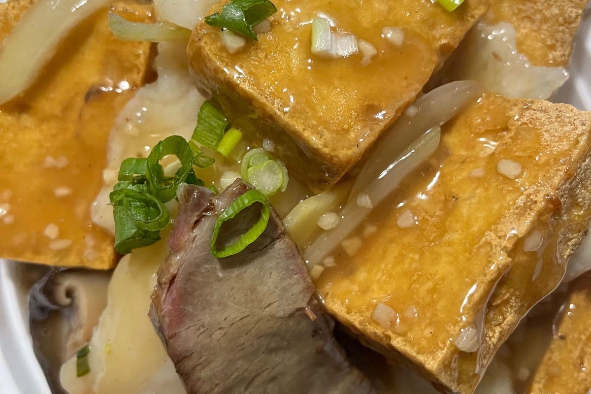 Braised Cod with Tofu Hot Pot 红烧班球豆腐煲