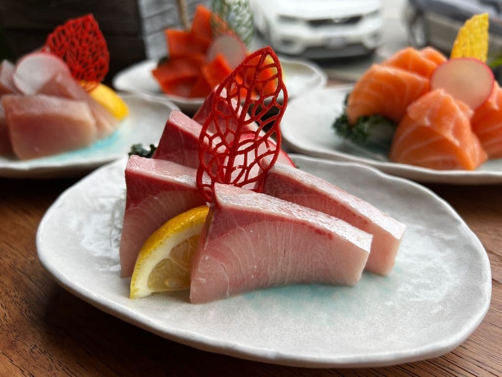 Hamachi SASHIMI 5pc