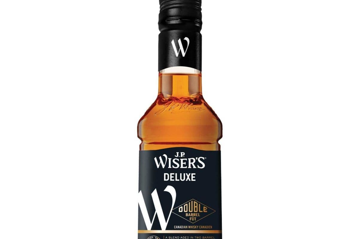 J.P. Wisers Deluxe (1 x 750 ml)