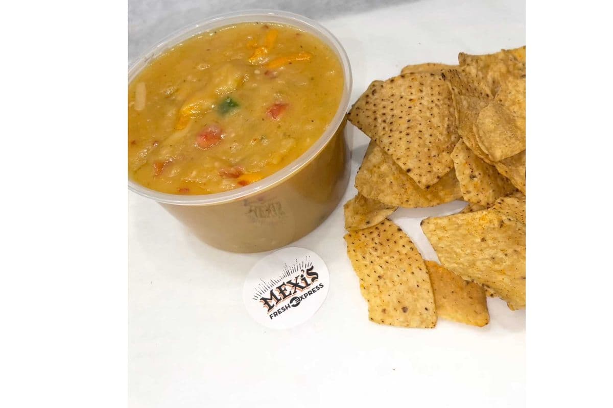 Large Queso and Chips