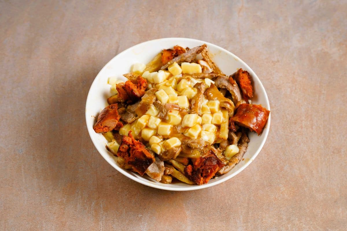 Fameuse Poutine Luso (3 viandes) / Meat Poutine