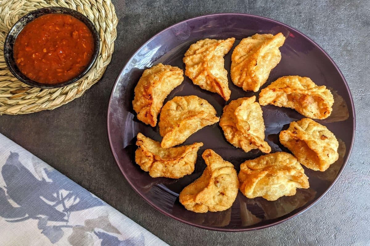 Veg Nepali Momos (Fried) (8pcs)