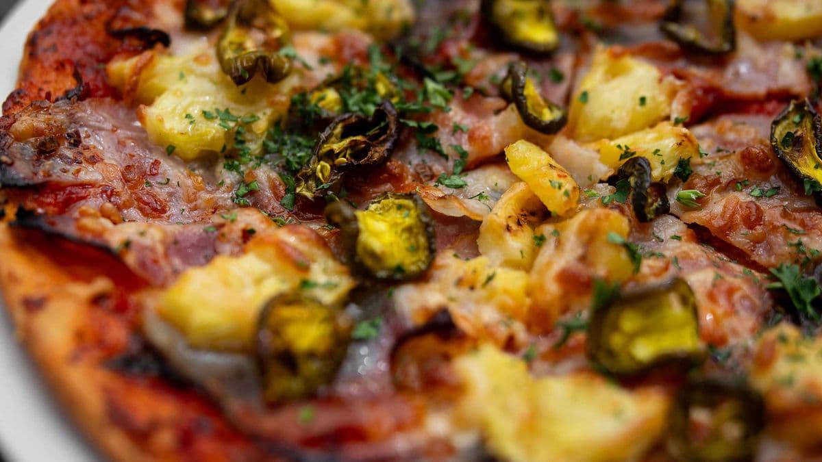 Hot Hawaiian Pizza