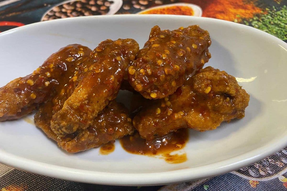 Chicken Wings with Buffalo Sauce (6 pcs)