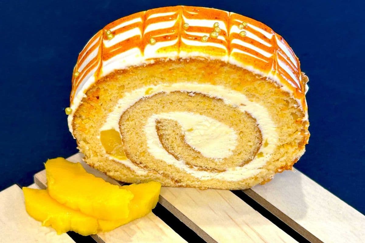 Mango Roll Cake
