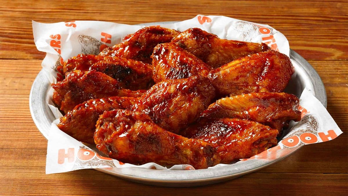 Hooters Daytona Beach Style Wings 10 pcs