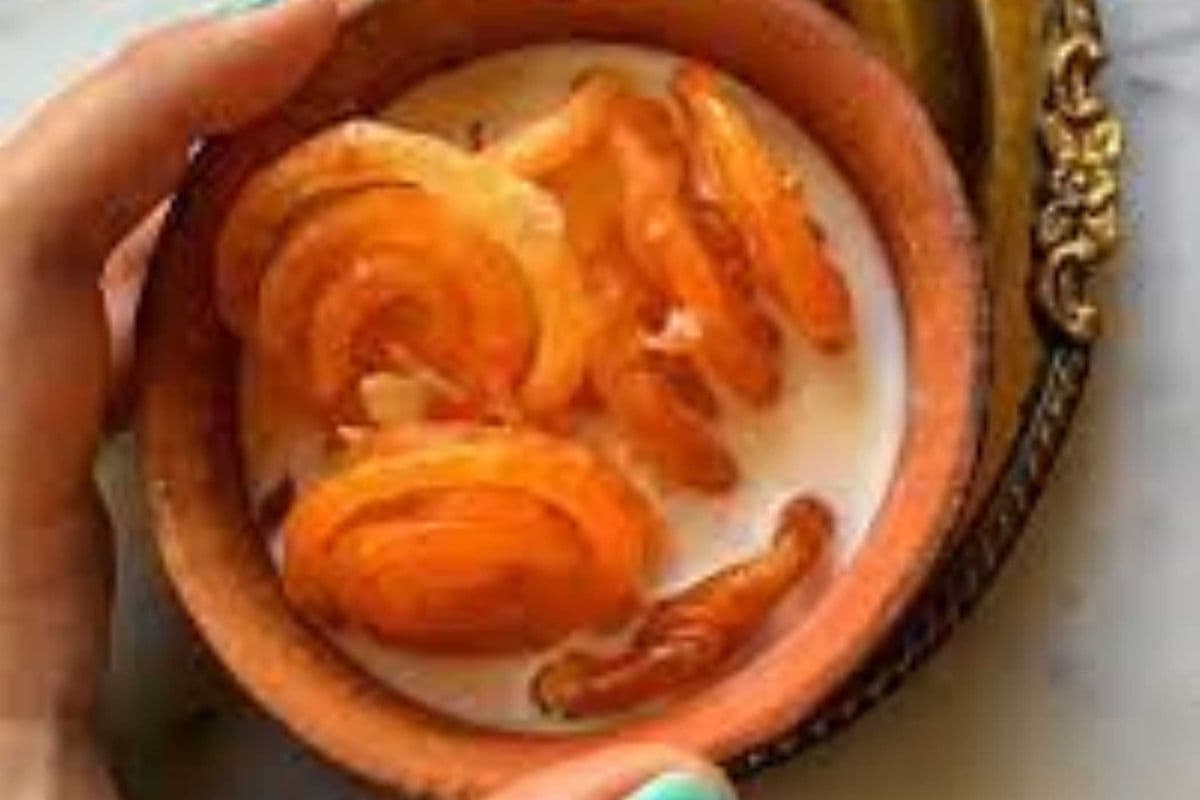 Kesar Milk with Jalebi