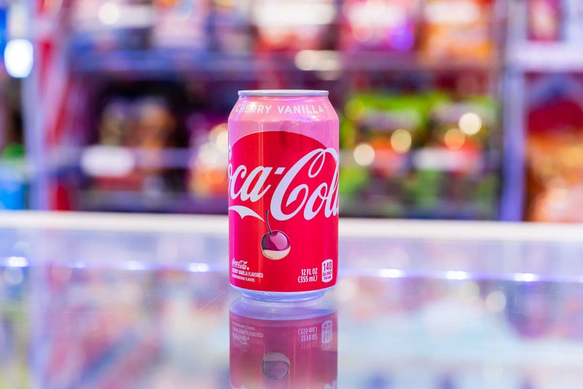Cherry Vanilla Coke (355 ml)