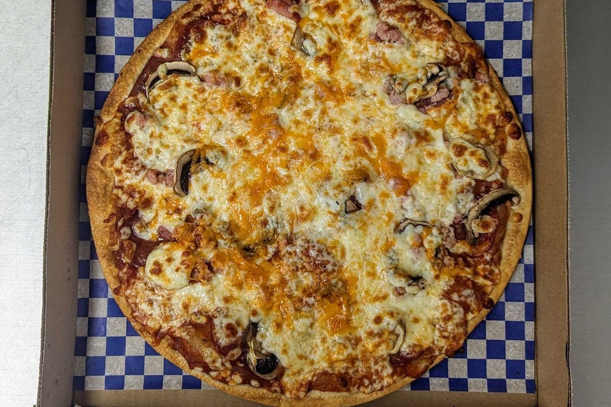 17" Extra Large Canadian Special Pizza