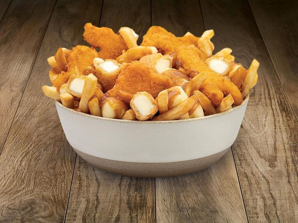 Poutine animalerie et bâtonnets de fromage - Nouveau / The Zoo and cheese sticks poutine - New