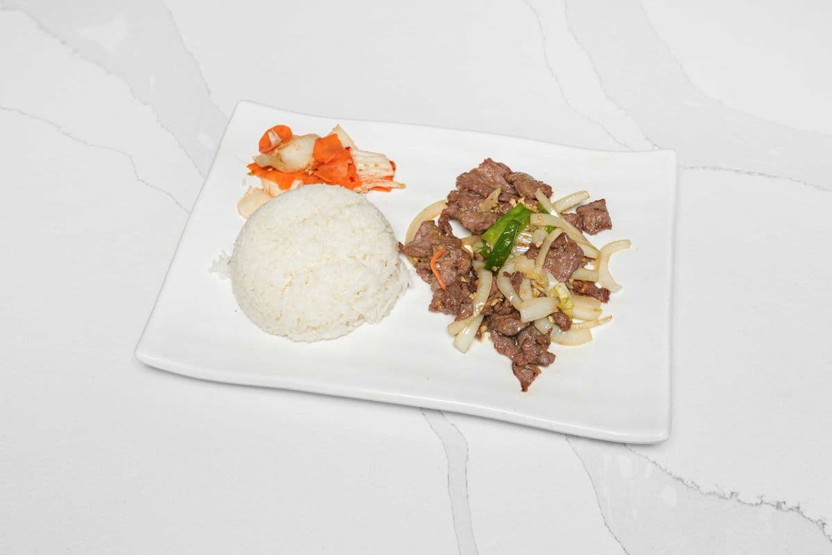 Stir Fried Lemon Grass Beef w/ Rice 香茅炒牛肉飯