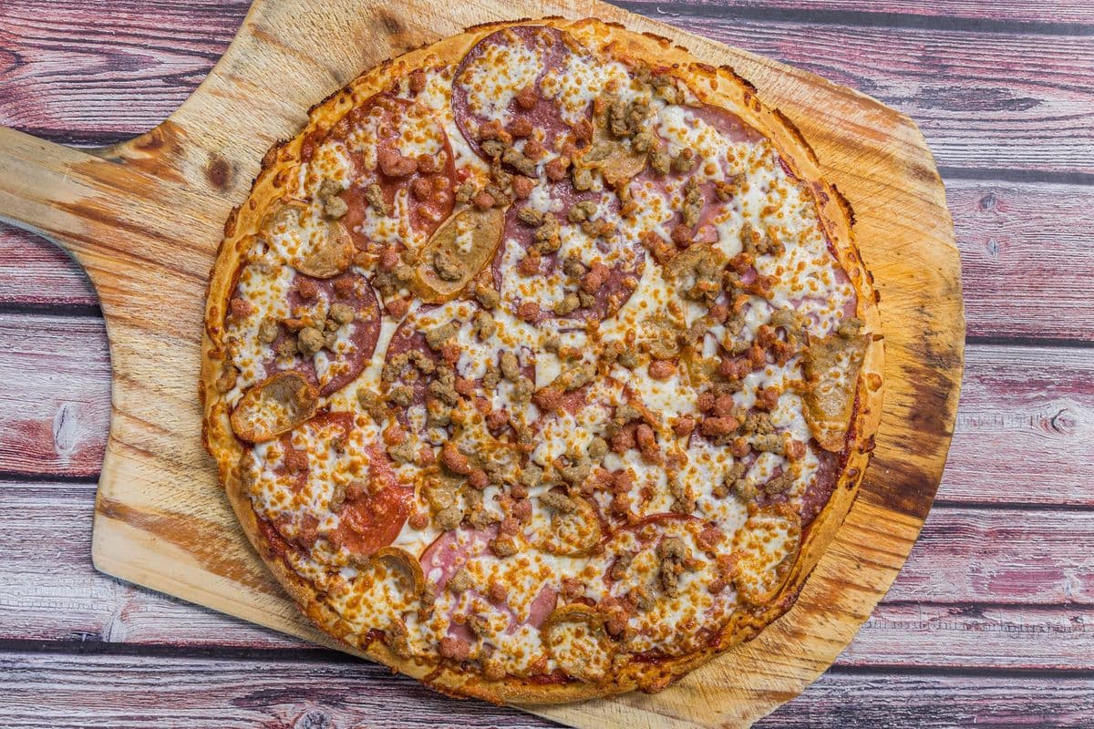 Medium Kanaka Meat Pizza