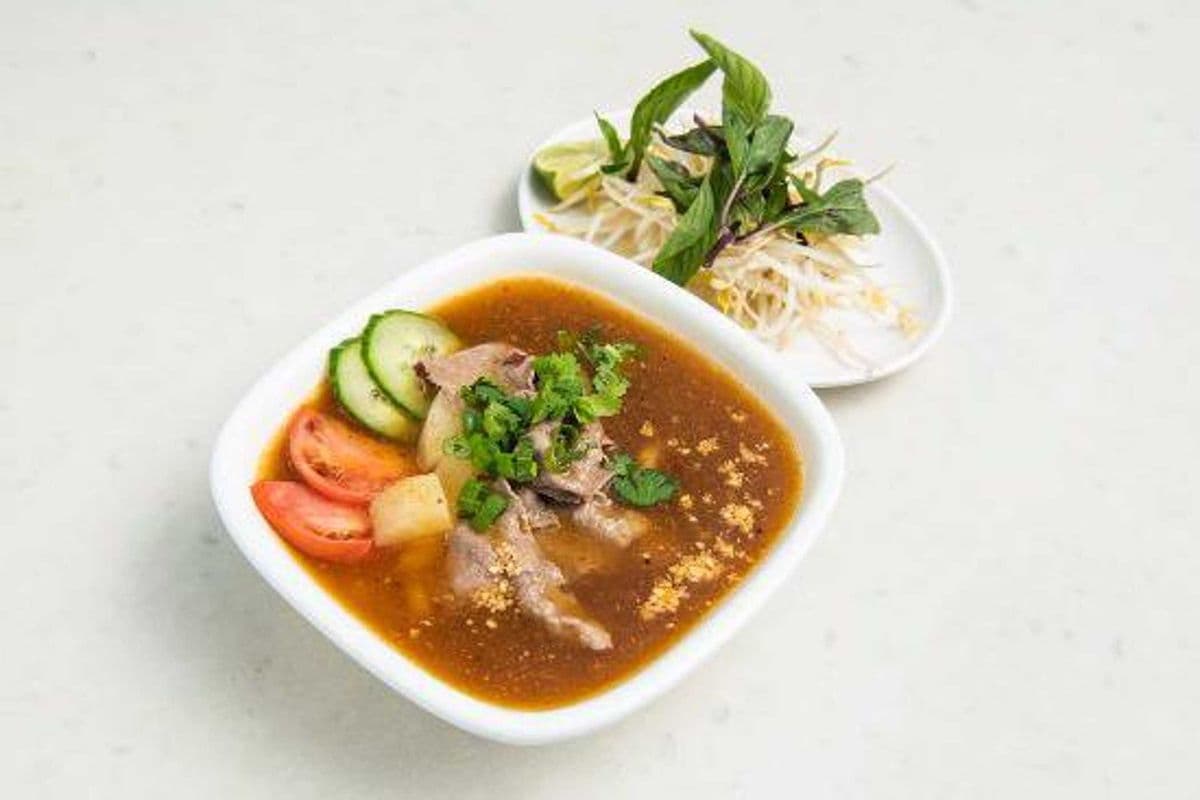 214. Shredded Chicken with Rice Noodles on Satay Thick Soup - Pho Sate Thit Gae