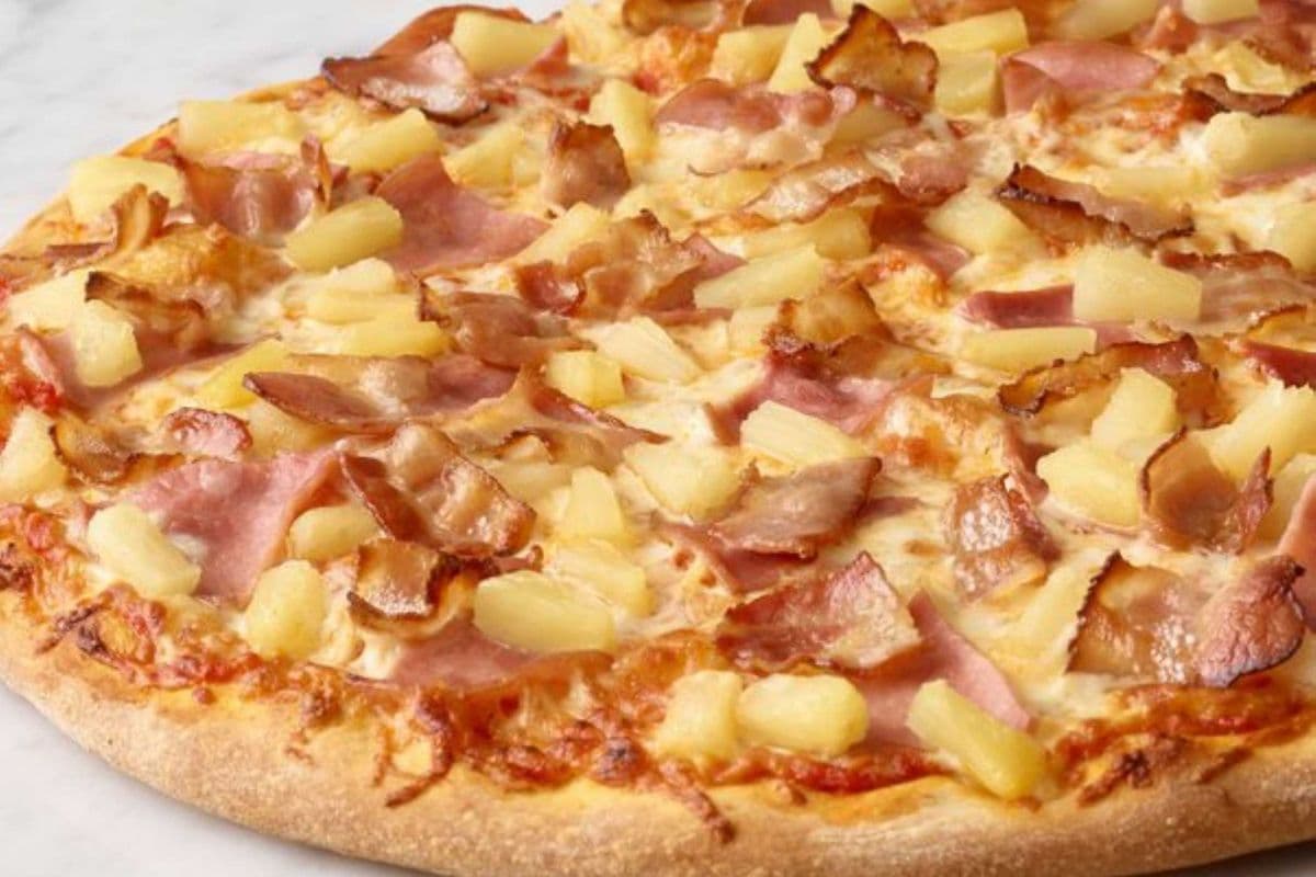 Medium Hawaiian Pizza