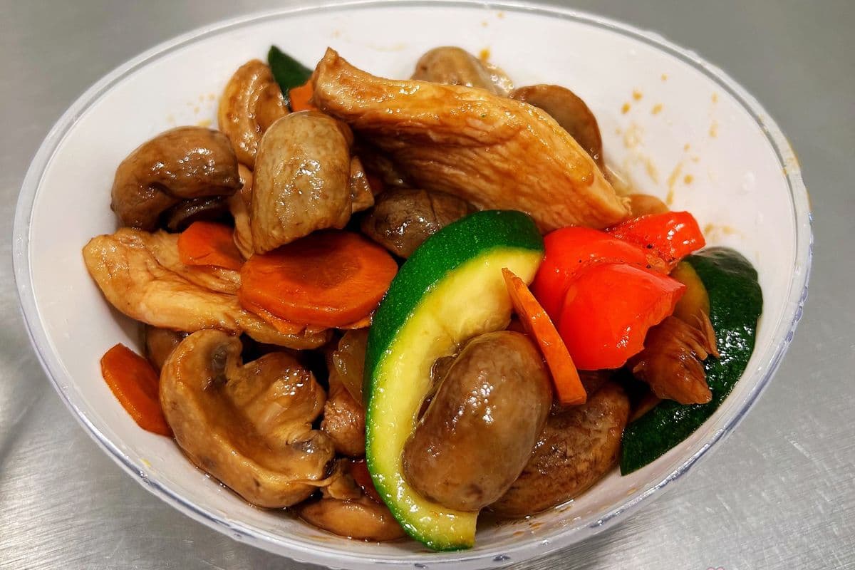 Chicken Mushroom- Large (9*6*3 inch box )