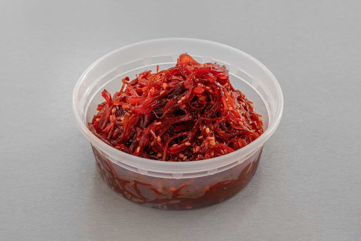 Spicy Seaweed Salad (8 oz)
