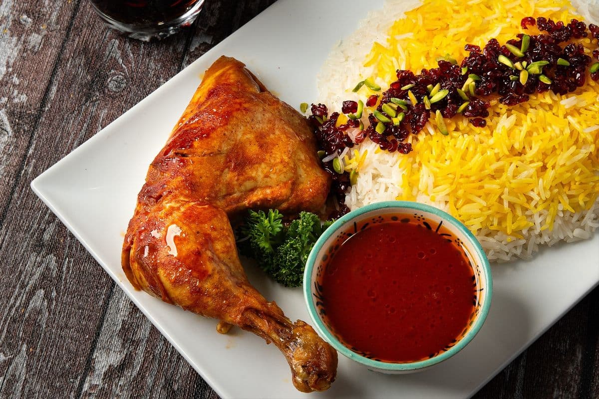 Chicken and Riceزرشک پلو مرغ مجلسی