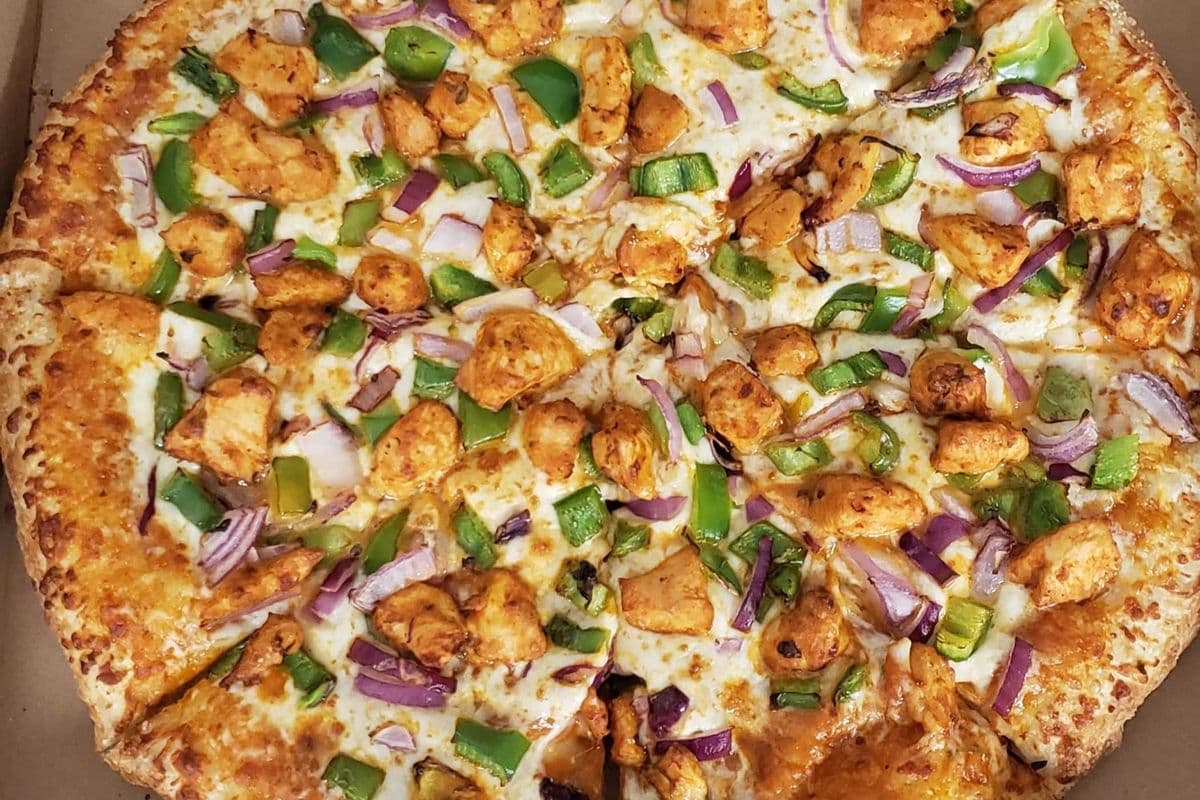 Butter Chicken Pizza & Dip