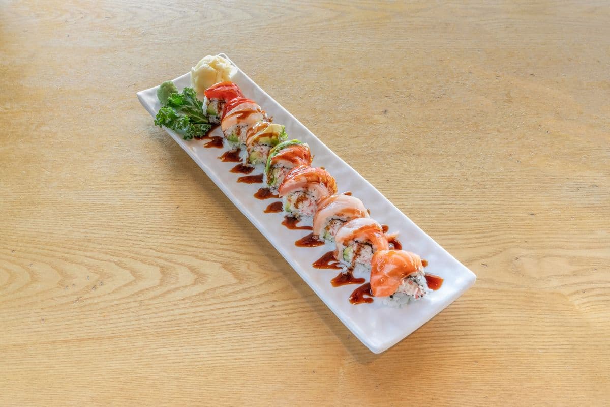 Rainbow Roll (8 pcs)