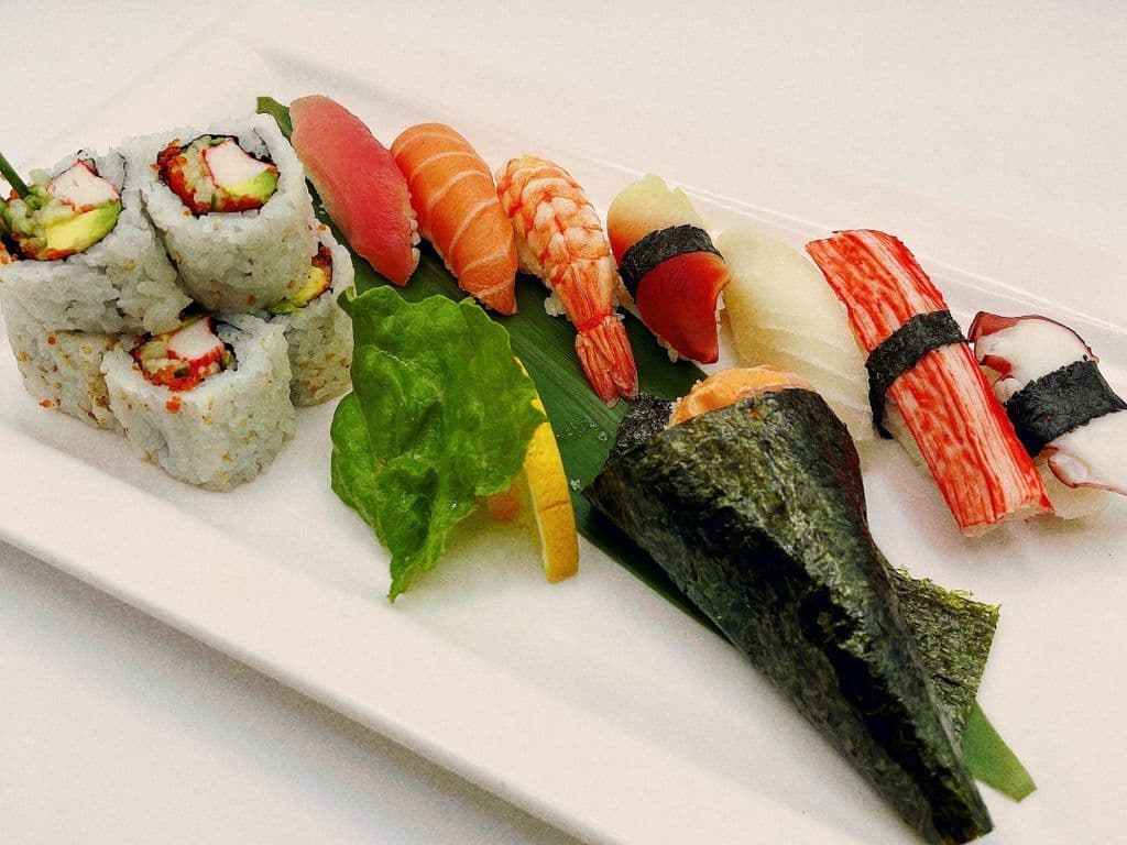 Sushi Osaka (16pcs)